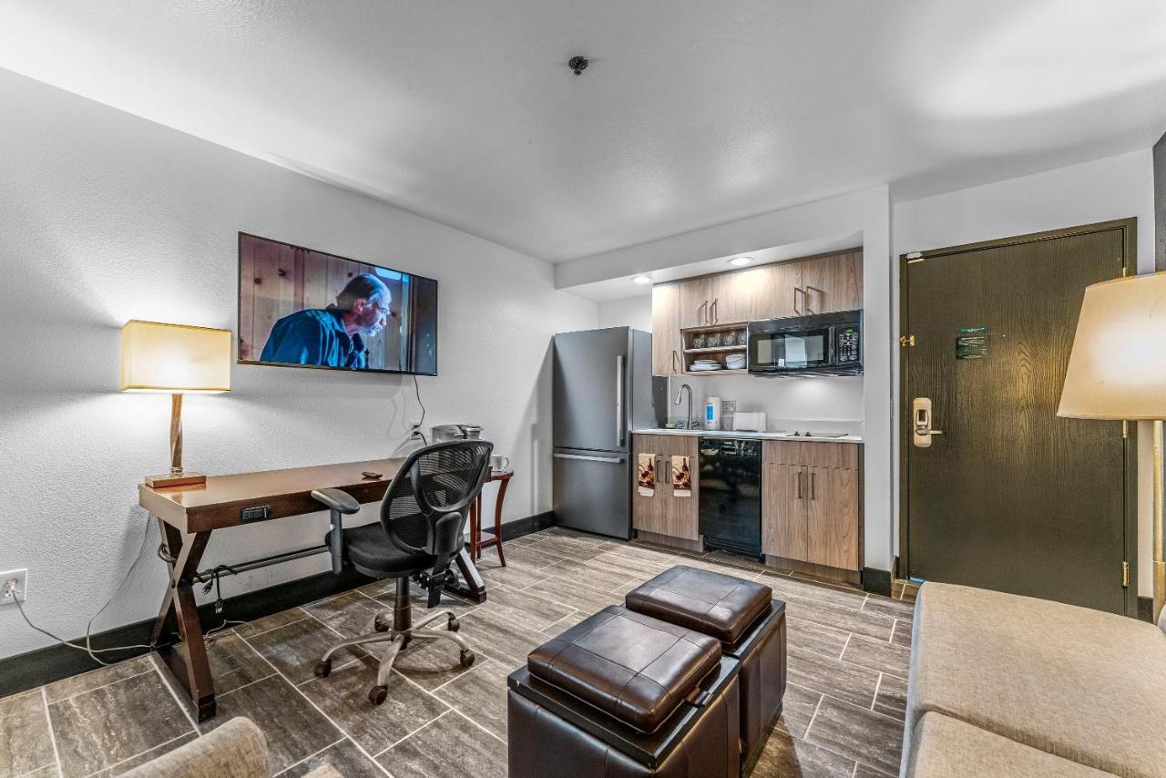 Metro W Two King Beds Apartment
