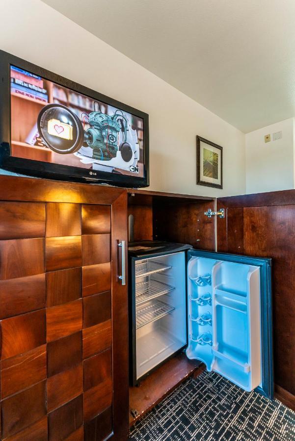 Metro W Two King Beds Apartment