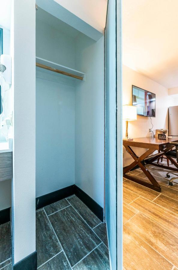 Metro W Two King Beds Apartment *